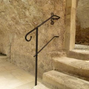 Handschmiedegelaender_fuer_historische_Treppen.jpg